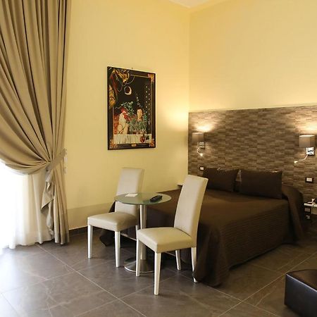 Boutique Hotel Piazza Carita نابولي المظهر الخارجي الصورة