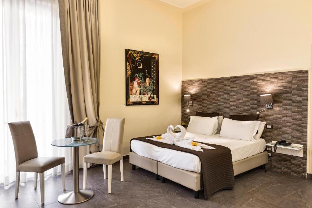 Boutique Hotel Piazza Carita نابولي المظهر الخارجي الصورة