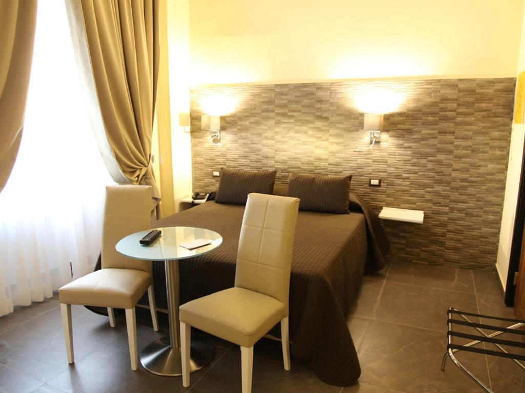 Boutique Hotel Piazza Carita نابولي المظهر الخارجي الصورة