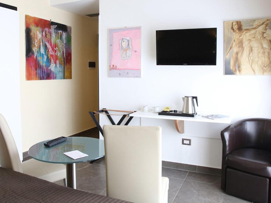 Boutique Hotel Piazza Carita نابولي المظهر الخارجي الصورة