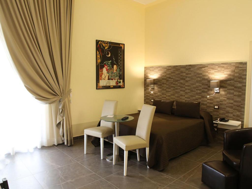 Boutique Hotel Piazza Carita نابولي المظهر الخارجي الصورة