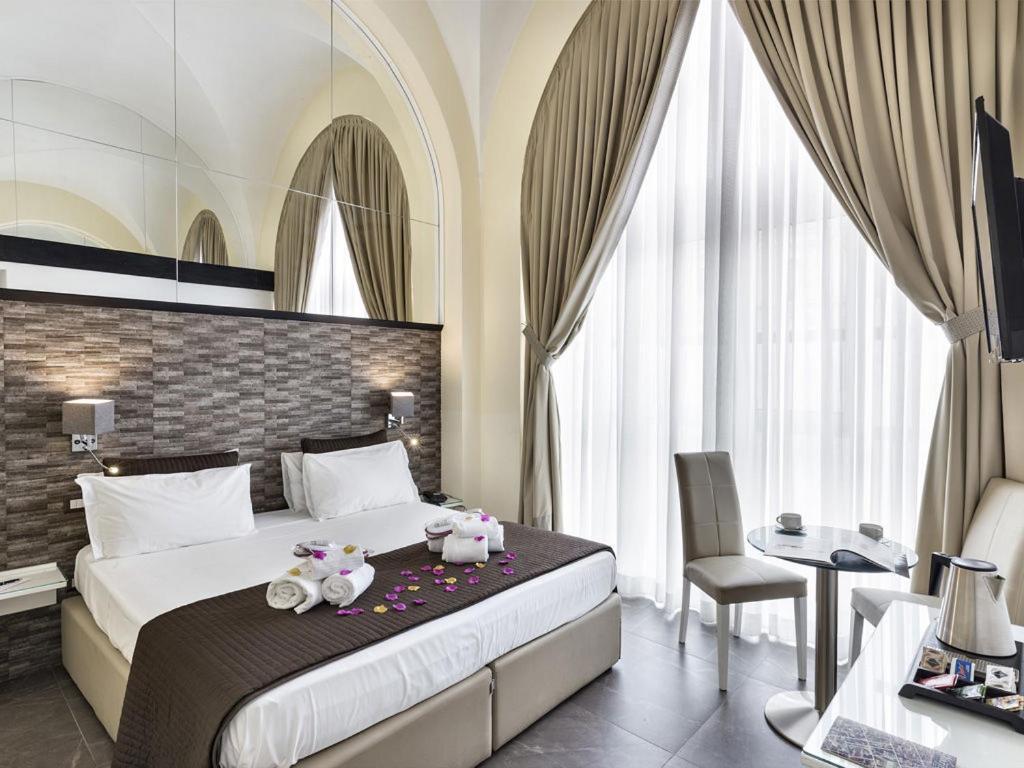 Boutique Hotel Piazza Carita نابولي المظهر الخارجي الصورة